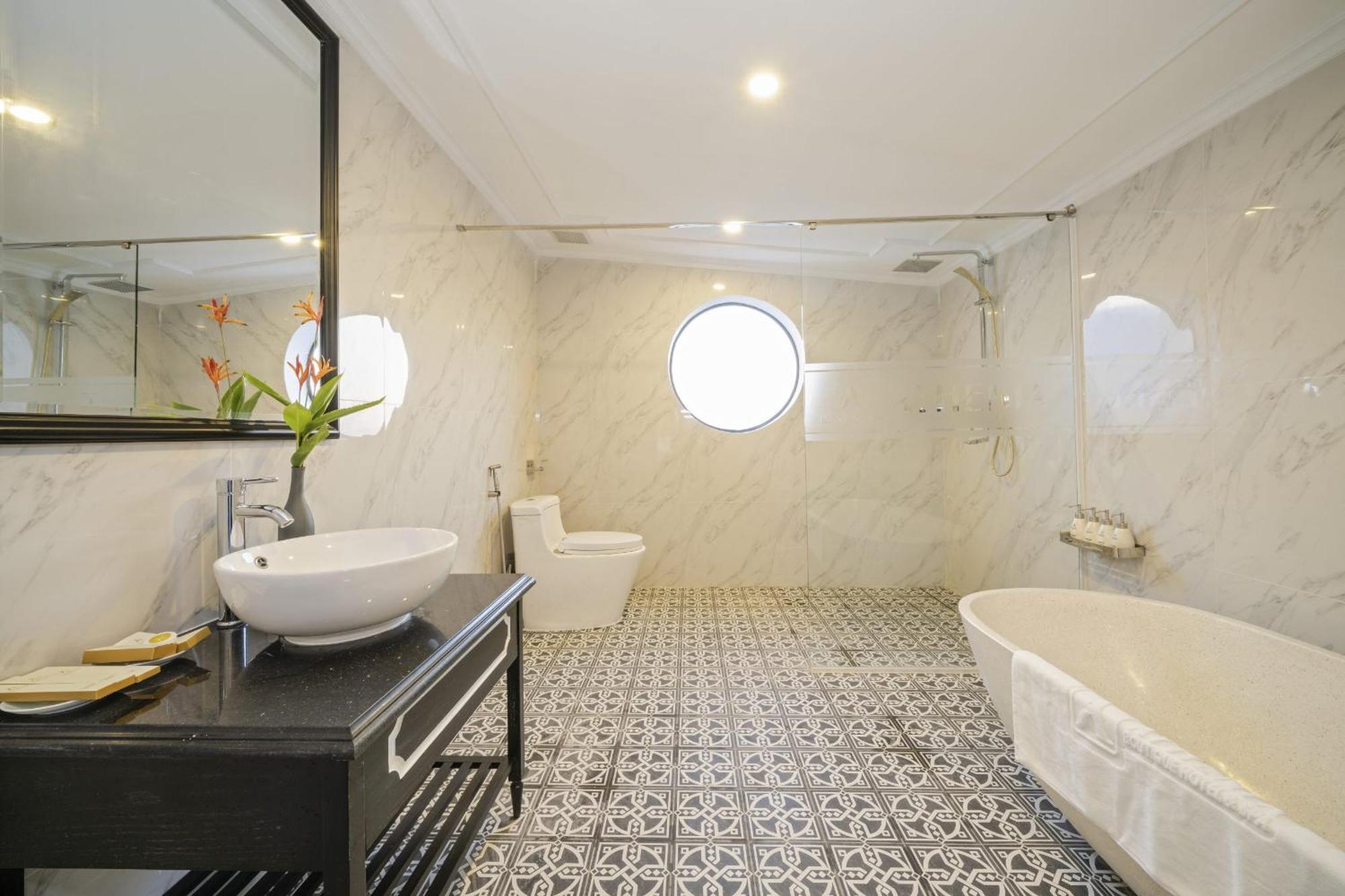 Отель Athenia Boutique & 4*
